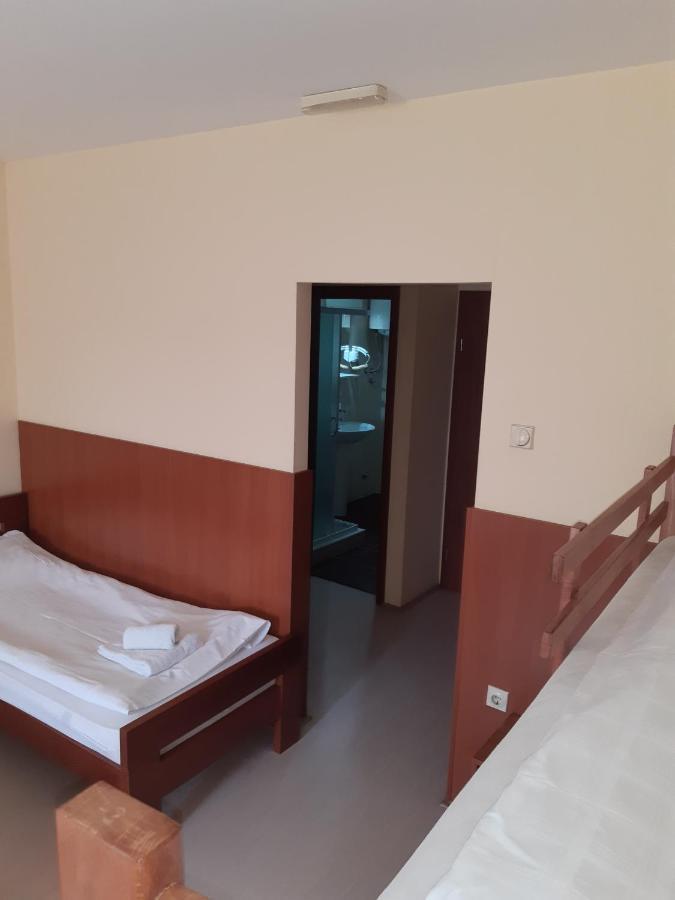 Accommodation Elegance Ni Kültér fotó