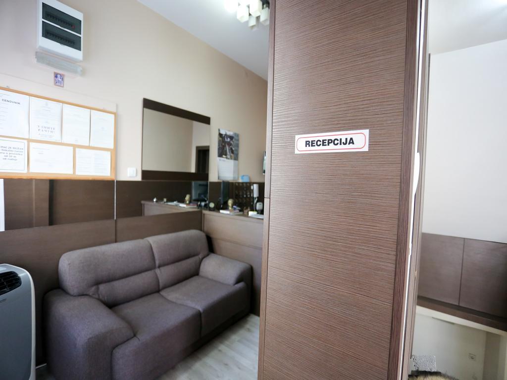 Accommodation Elegance Ni Kültér fotó