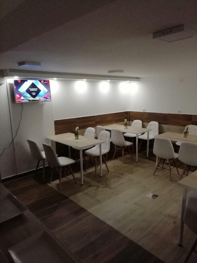 Accommodation Elegance Ni Kültér fotó
