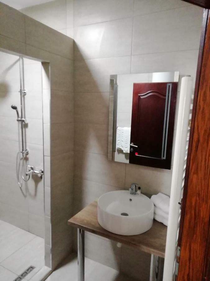 Accommodation Elegance Ni Kültér fotó