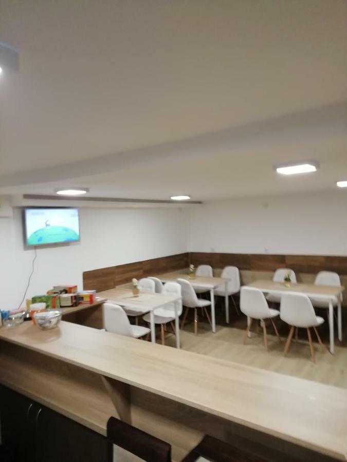 Accommodation Elegance Ni Kültér fotó