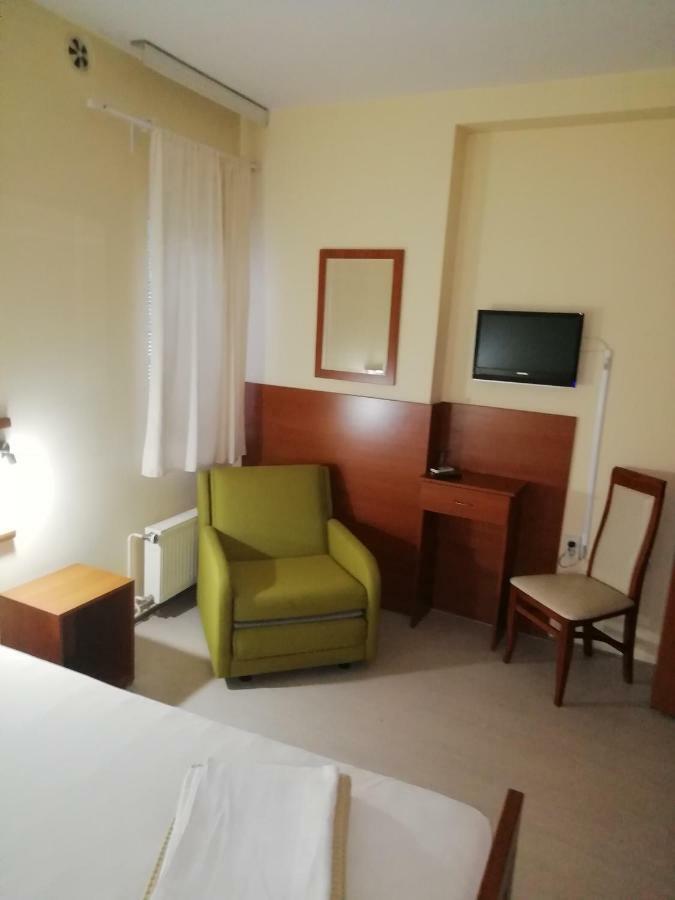 Accommodation Elegance Ni Kültér fotó