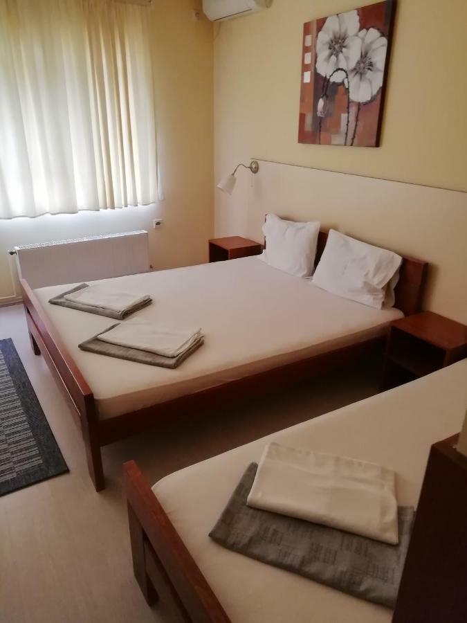 Accommodation Elegance Ni Kültér fotó