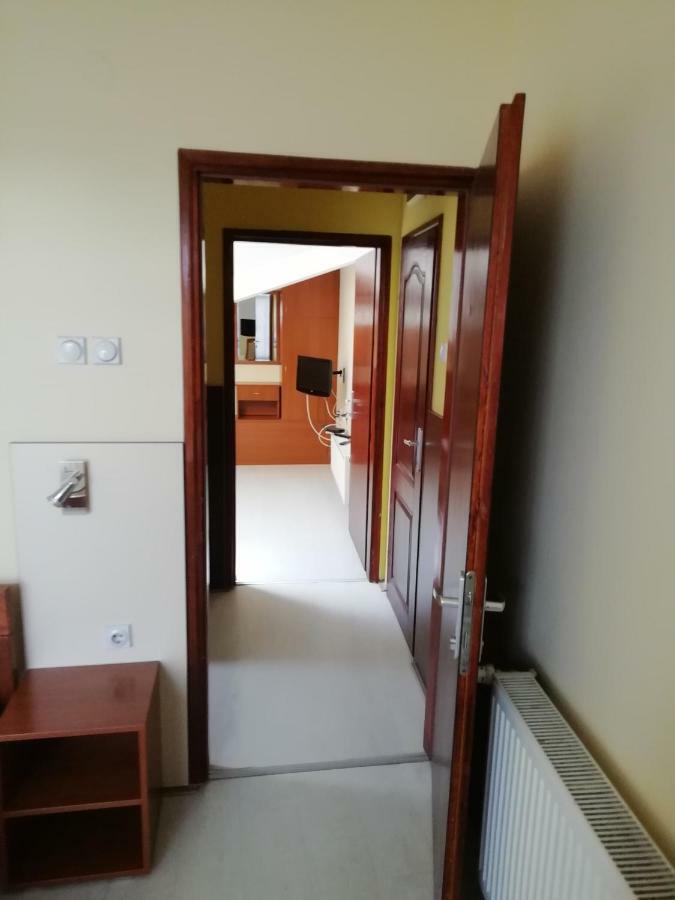 Accommodation Elegance Ni Kültér fotó