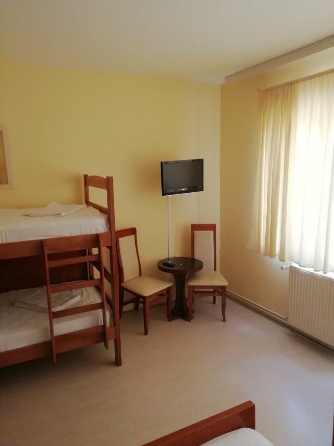 Accommodation Elegance Ni Kültér fotó